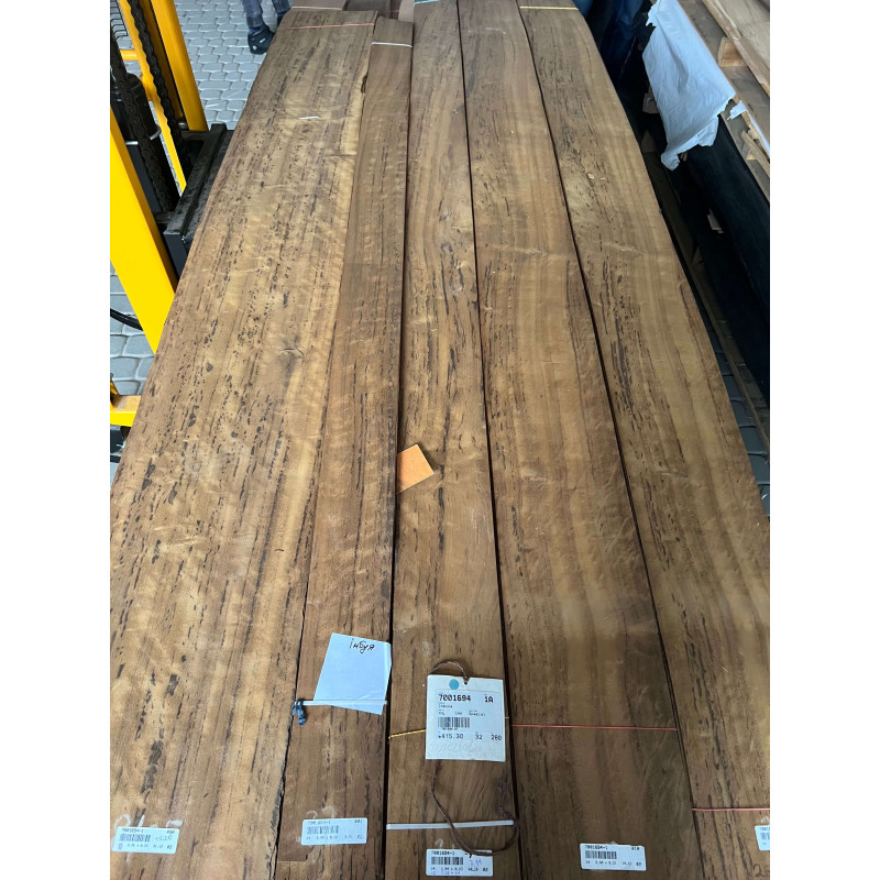 Шпон струганий Classic Veneer імбая (імбуя) радіал АВ 2550-2800 мм
