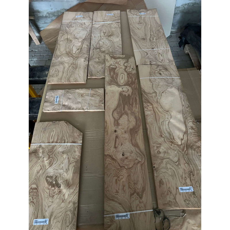 Шпон струганий Classic Veneer ясен оливковий каповий тангентал А 2000 мм