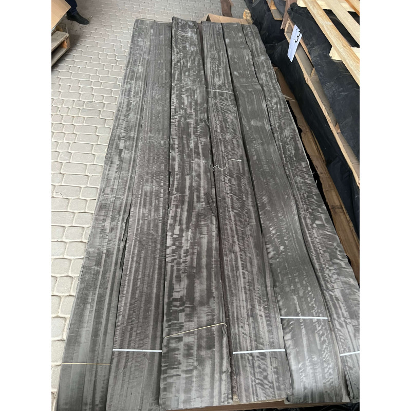 Шпон фарбований Classic Veneer евкаліпт неро прайм