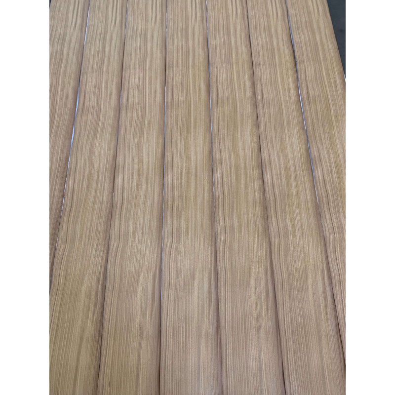 Шпон струганий Classic Veneer афромозія радіал АВ 2800+ мм