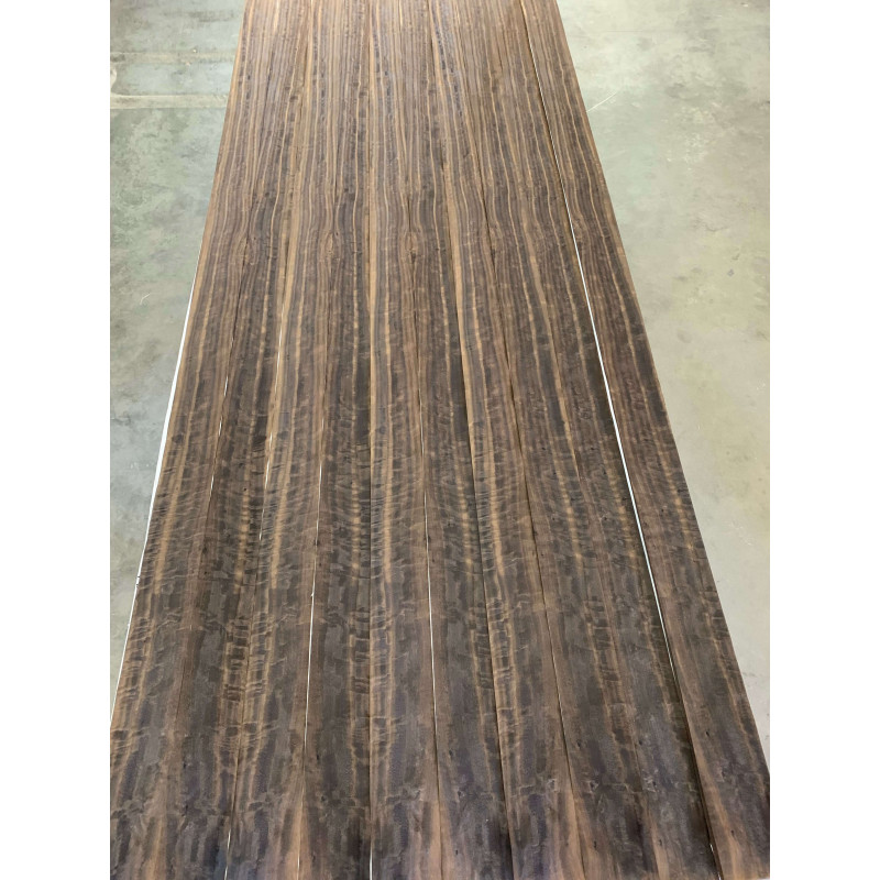 Шпон струганий Classic Veneer ебен макассар радіал АВ 2850+ мм