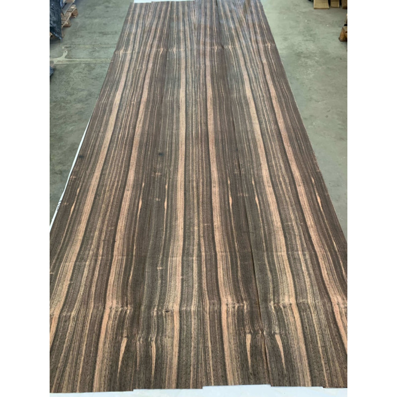 Шпон струганий Classic Veneer ебен макассар радіал АВ 2850+ мм