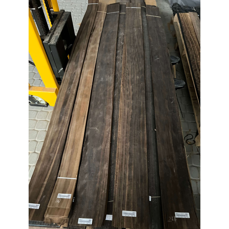 Шпон струганий Classic Veneer евкаліпт фігурний термо радіал АВ 2550-2800 мм