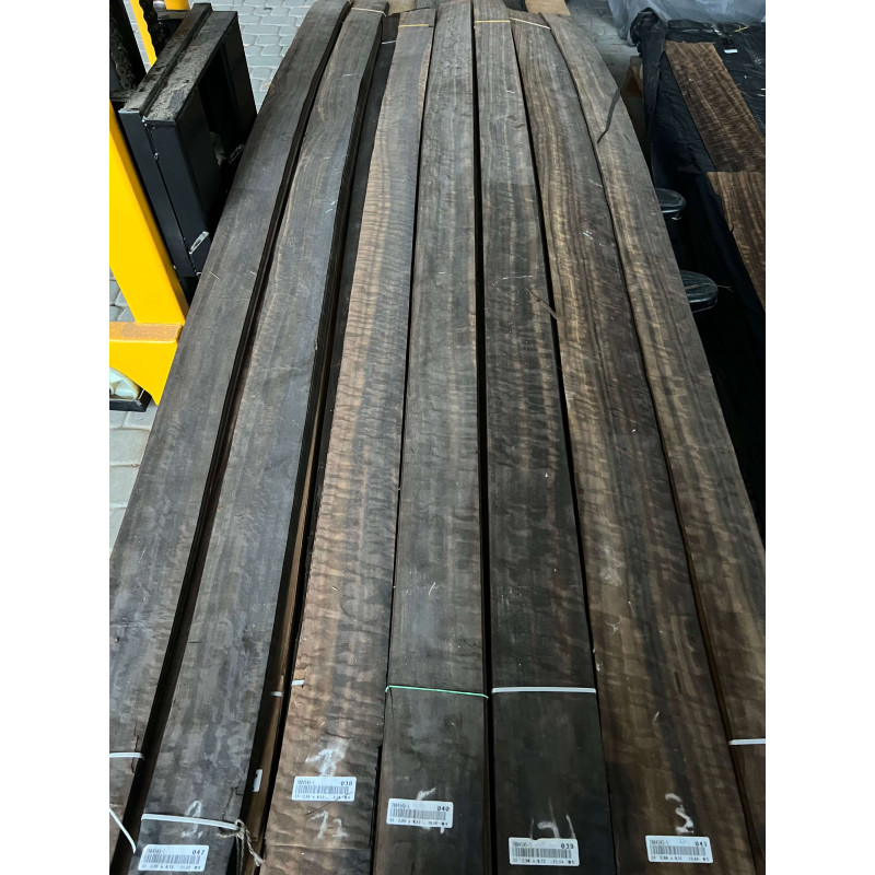 Шпон струганий Classic Veneer евкаліпт фігурний термо радіал АВ 2550-2800 мм