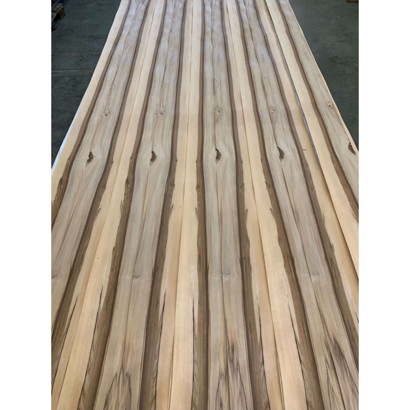 Шпон струганий Classic Veneer сатиновий горіх напівструктура АВ